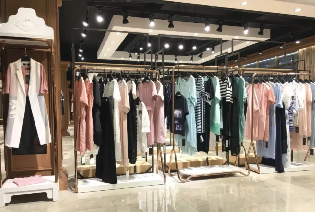 【企叮咚科技平臺營銷策略】這家服裝店利用企叮咚開業大捷，10天收款39.3萬元
