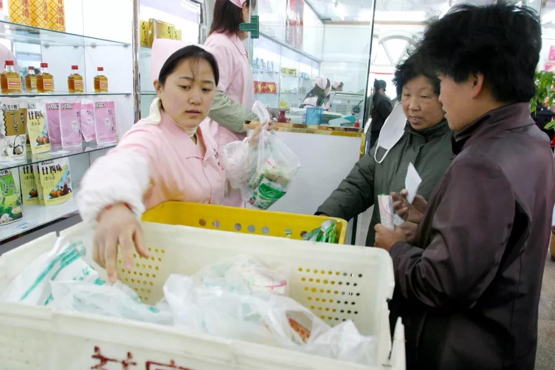 【企叮咚科技平臺營銷策略】年貨節(jié)，藥店如何用贈品引爆客流量？